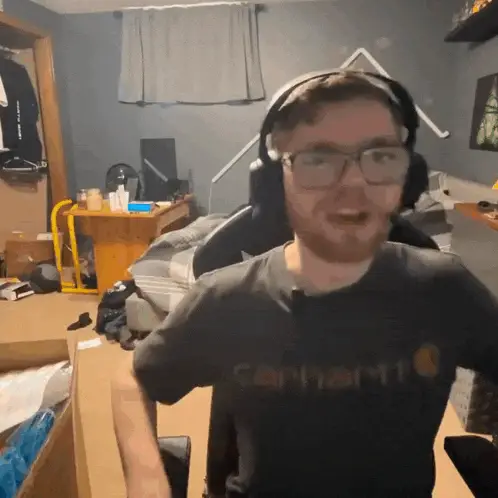 Gots Gaming Chair Fall – free GIF download