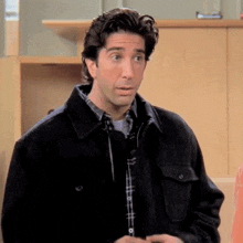 GIF na in-upload ni Logan