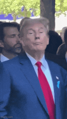ZnGCIWBj.gif