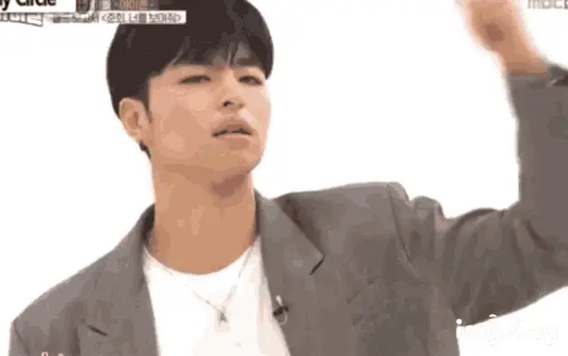 iKON's Junhoe Blows a Kiss
