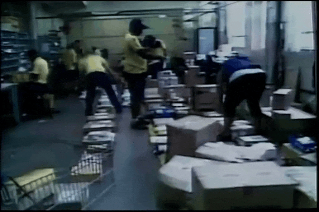 Minas Funcionários Arremessam