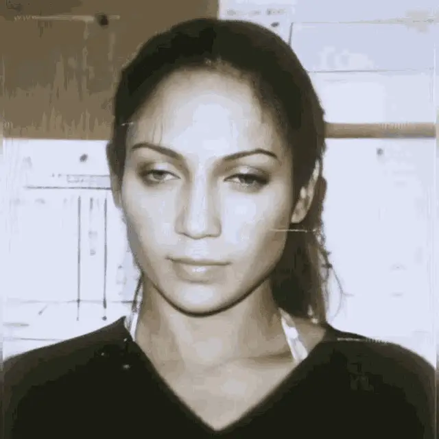 J Lo's Expressive Gaze