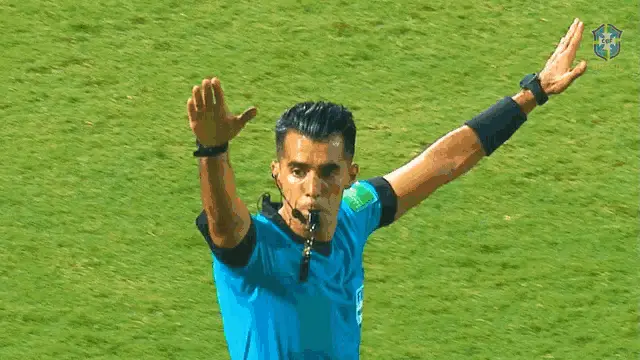 Árbitro CBF Sinaliza o Fim do Jogo