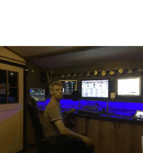 DJ Robert Sanders VRT Radio Live On Air