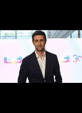 Daniel Oliveira Sic Sic Smiling TV Presenter Sticker