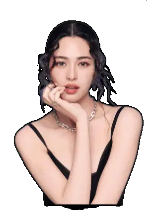 LingOrm: Casual Chic Pose