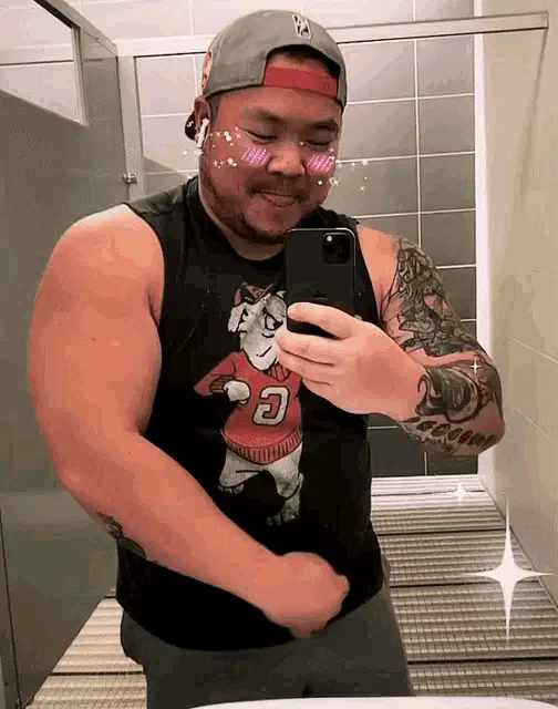 Himbo flexing