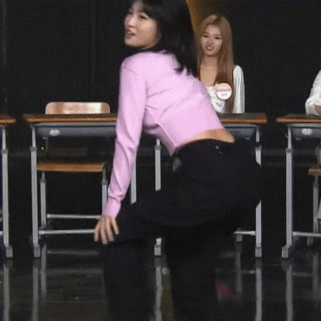 Momo's Mydeuk Dance