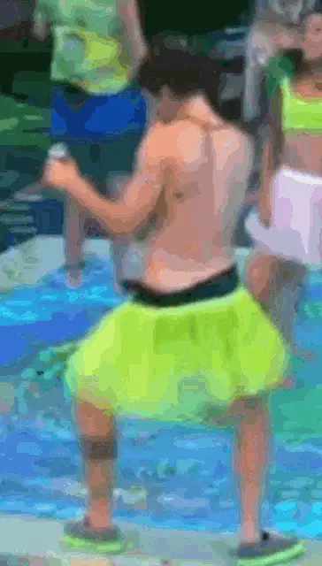 Felipe Prior Dancing at BBB Party