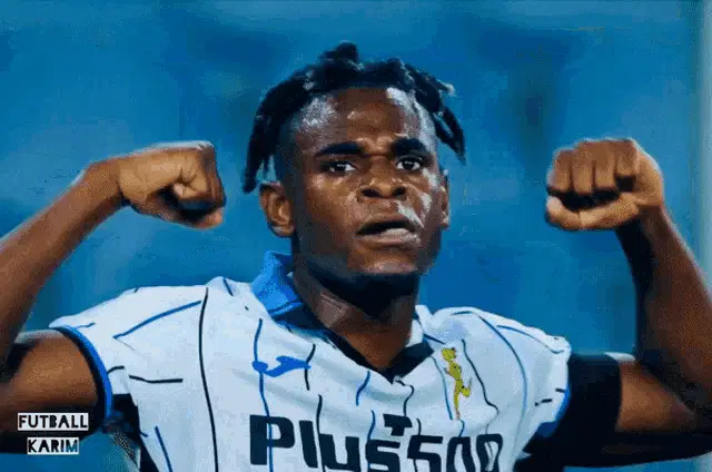 Duvan Zapata Flexes Muscles in Atalanta Jersey
