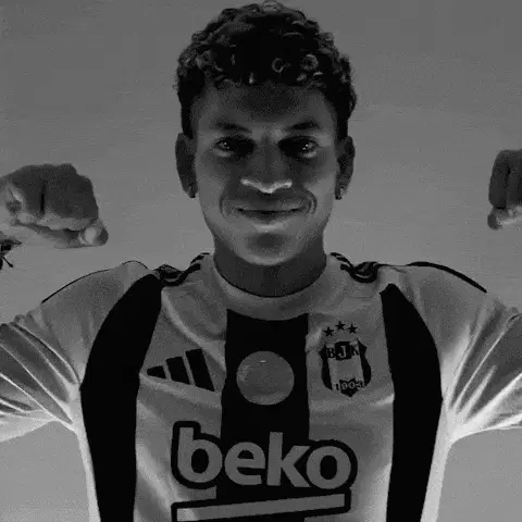 Elan Ricardo in Beşiktaş Jersey
