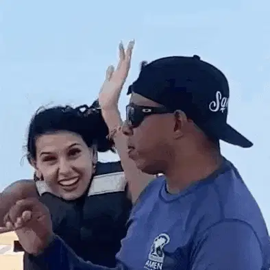 Ana Castela and Juju's Boat Fun