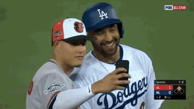 Machado Selfie with Dodgers Player