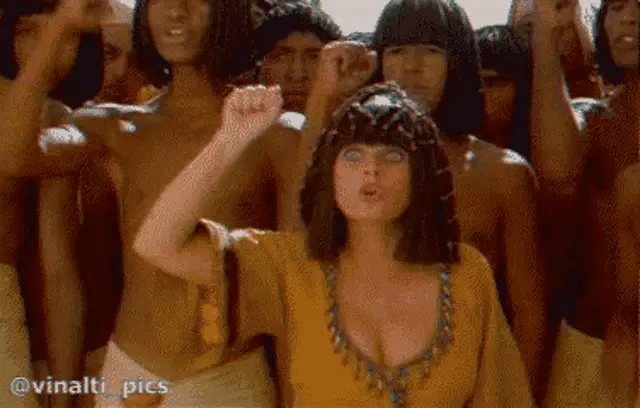 Vinalti Asterix: Cleopatra's Fiery Protest