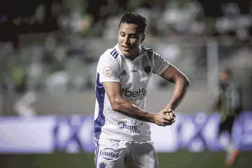 Jogador do Cruzeiro Comemora Gol