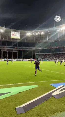 Ec Bahia Gol: Jogador celebra