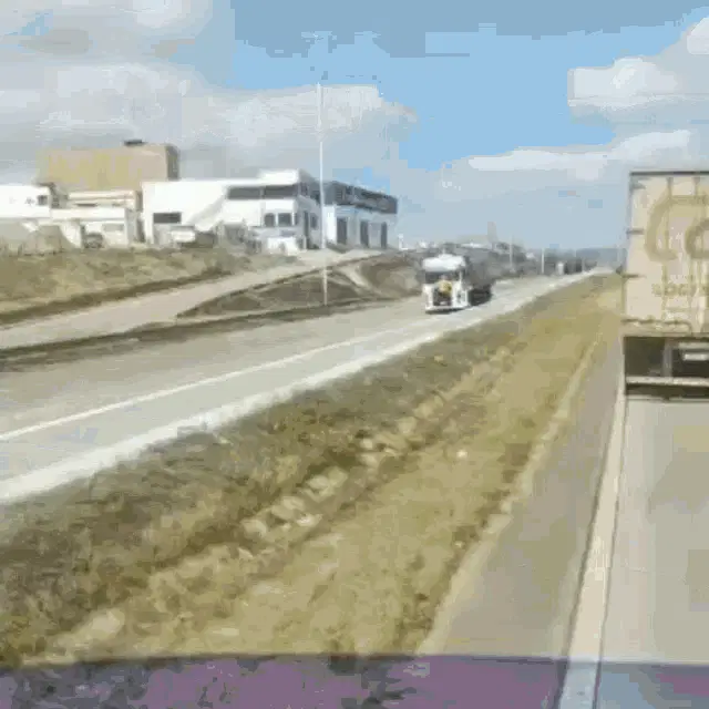 Bolsonarista Caminhão com Pessoa Pendurada