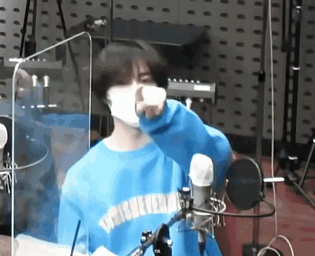 Beomgyu's Adorable Studio Reaction