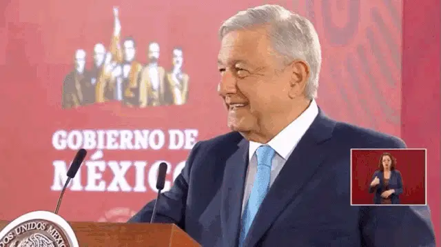Amlorisa Renatosx: AMLO Laughs