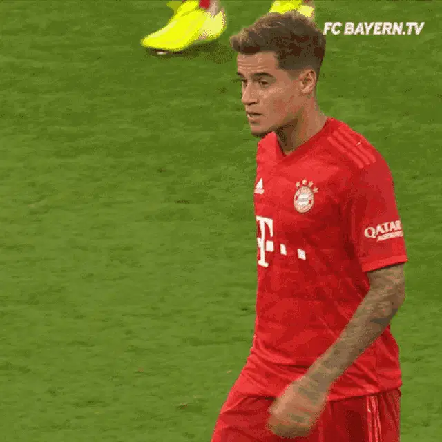 Coutinho Clapping in Bayern Munich Jersey