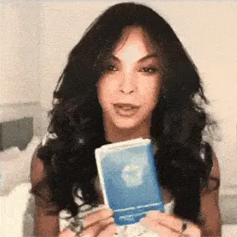 Andressa Catty com Carteira de Trabalho: Vai Trabalhar!