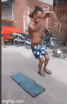 GIF