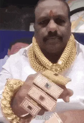 Gold Goldman: Man's Lavish Gold Jewelry