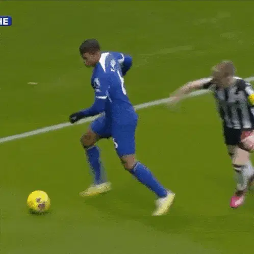 Silva's Dribble and Fall
