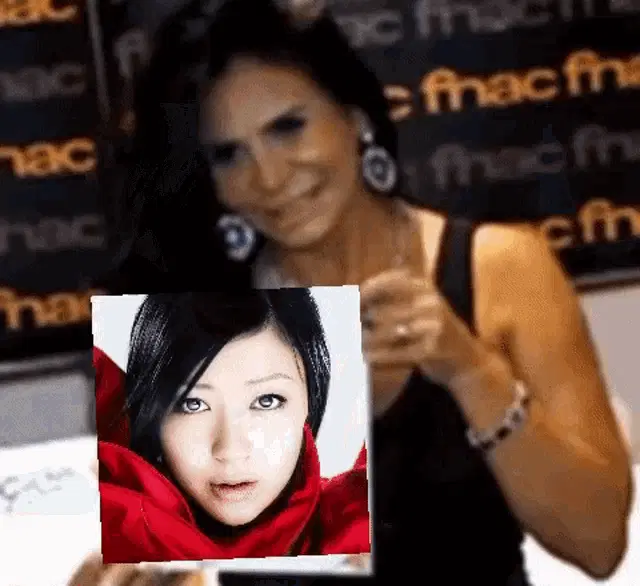 Gretchen Dances with Utada Hikaru's Picture