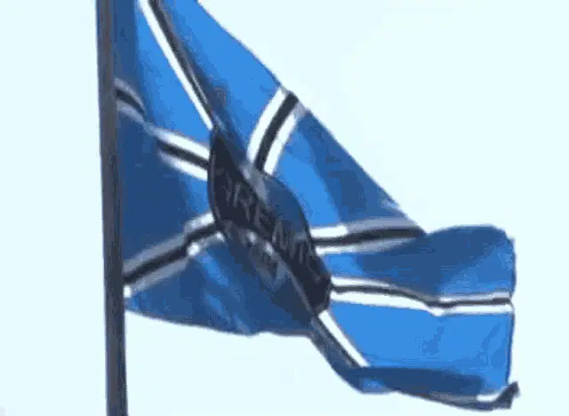 Bandeira do Grêmio tremulando ao vento