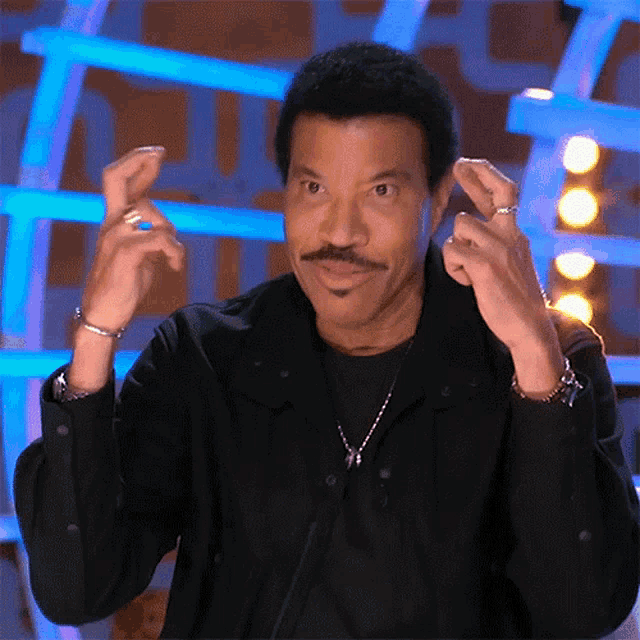 Lionel Richie: Fingers Crossed for Luck