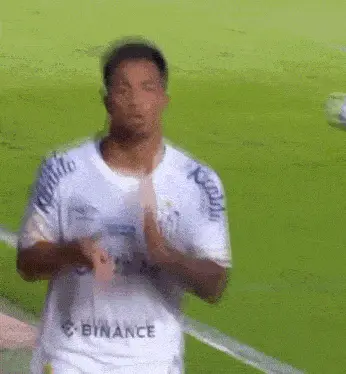 Marcos Leonardo celebrates for Santos FC