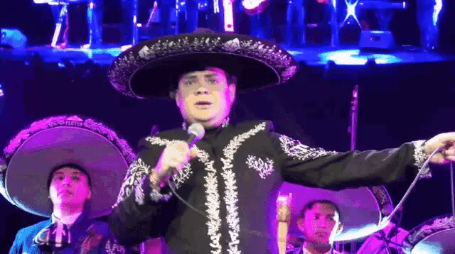 Manuel José Charro Sings Live