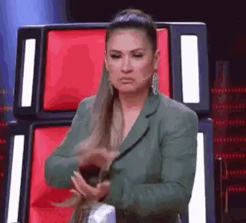 Simone Clapping on The Voice