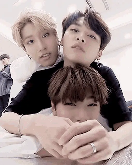 Stray Kids: Lee Know, Han, and I.N's Cute Hug