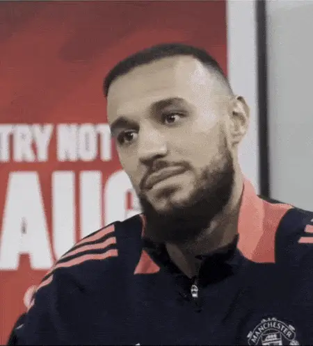 Mazraoui & Zirkzee Laugh Challenge
