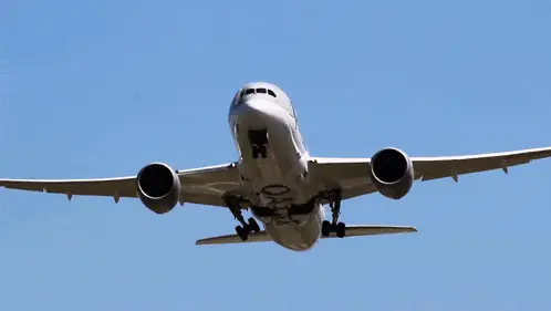 Qatar Airways Boeing 787 Takeoff