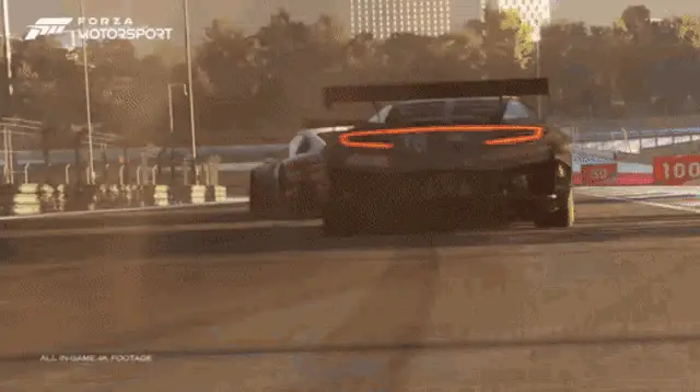 Forza Motorsport: Intense Race Action