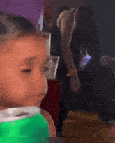 GIF tso los ntawm Gold