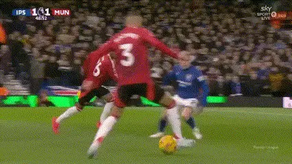 Noussair Mazraoui