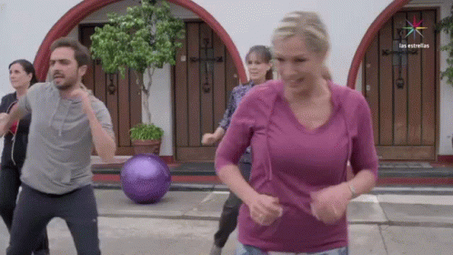 Bailar Felices con Arath De La Torre y Laura Flores