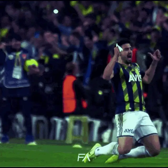 Ozan Tufan's Emotional Fenerbahçe Goal Celebration
