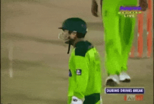 Gautam Gambhir vs Kamran Akmal