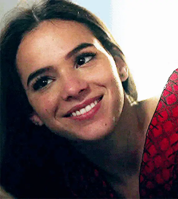Catarina De (Bruna Marquezine) Smiling