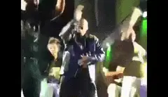 Jacob Zuma dances to #Wololo