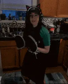 Mittens Fighting Stance