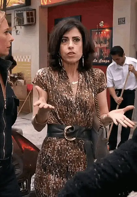 Fernanda Torres as Fatima in Tapas E Beijos
