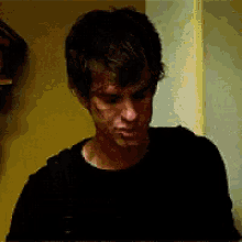 GIF na in-upload ni Vini
