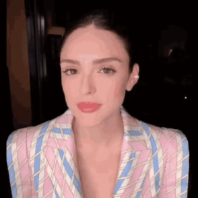 Isabelle Drummond Blows a Kiss