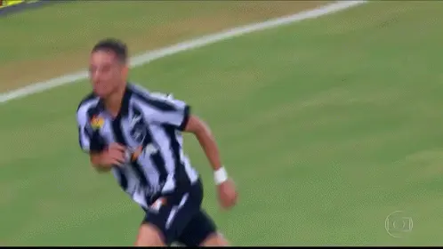 Botafogo Player Luis Fernando Celebrates 'Cheirinho'